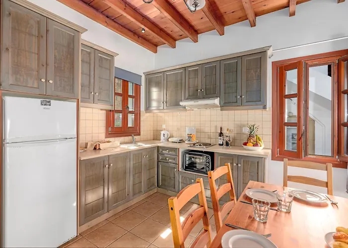 شقة Iliolousto سكالا